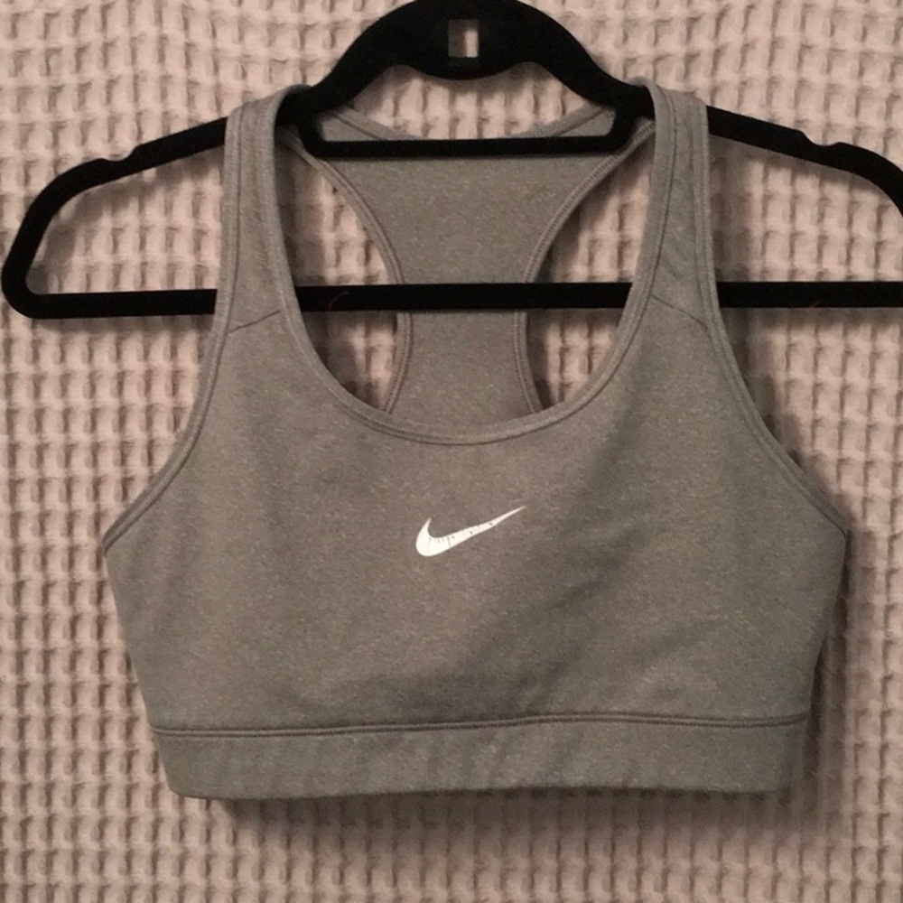 Nike Dry-Fit sports sports bra. Size Large